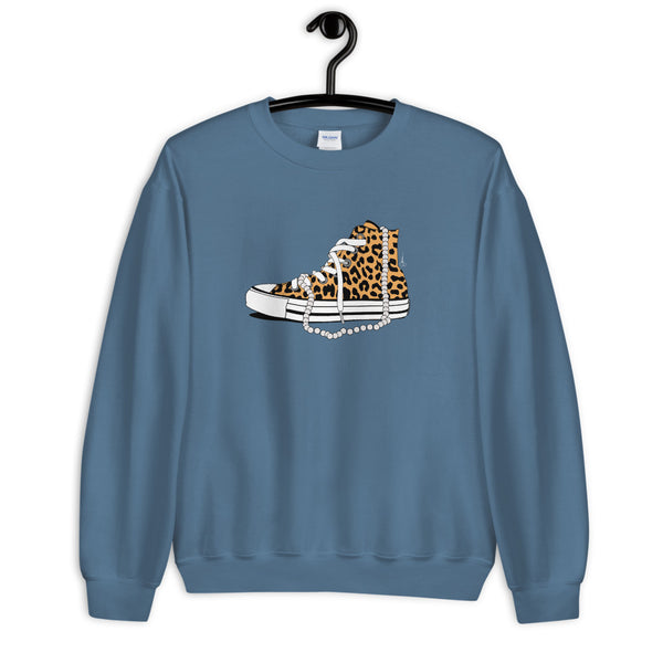 Chucks and Pearls - Sweatshirt