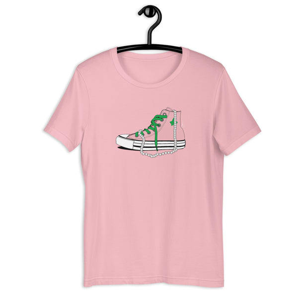 Chucks and Pearls - The Ivy - T-Shirt